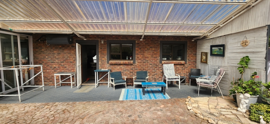 6 Bedroom Property for Sale in Dana Bay Western Cape